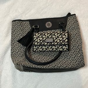 Tommy hilfiger purse and wallet